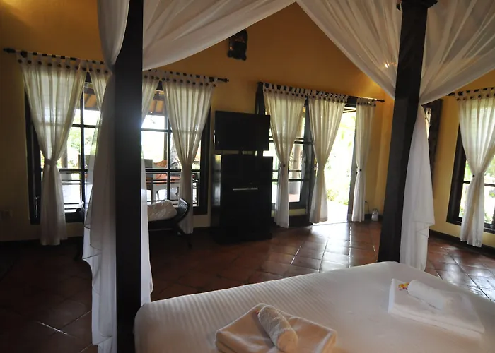 Puri Mangga Sea View And 4* Lovina