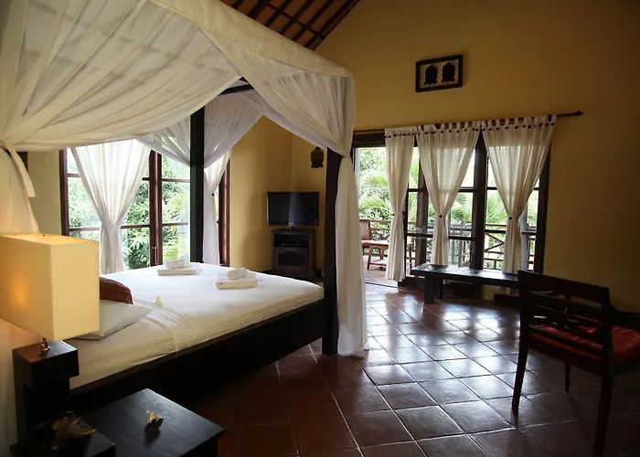 Puri Mangga Sea View And 4* Lovina