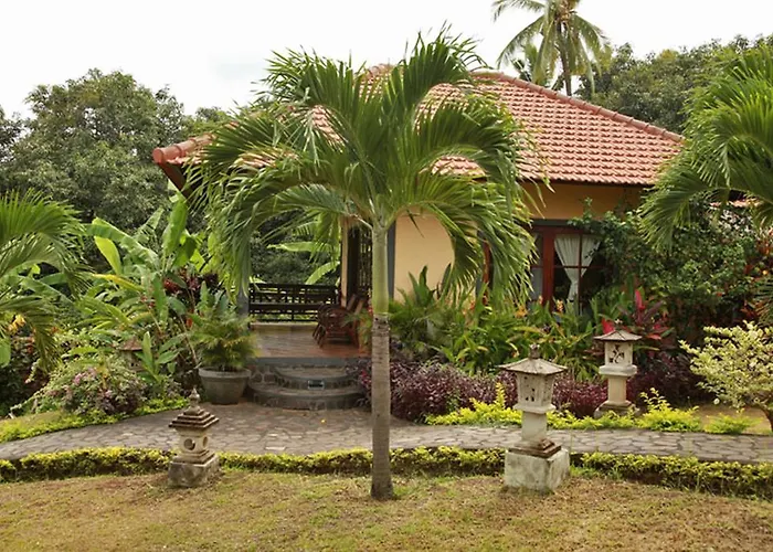 Resort Puri Mangga Sea View And Lovina